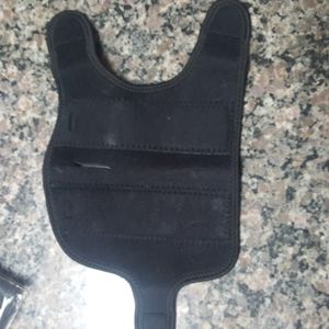 Universal (left or right) carpal tunnel brace black new w/ metal stays